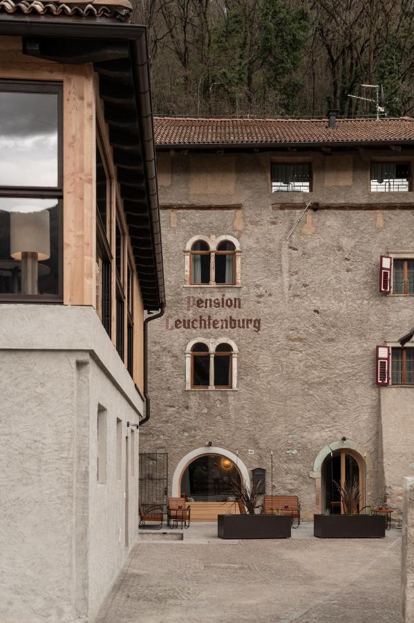 Leuchtenburg Am See Caldaro Esterno foto
